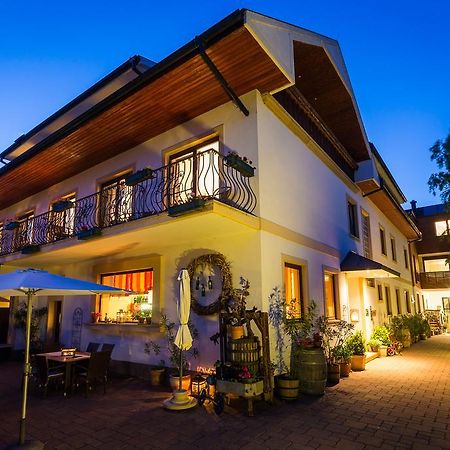 Pension Julia & Haus Elisabeth - Wallner'S Hofheuriger & Weinhof موربيش آم سي المظهر الخارجي الصورة